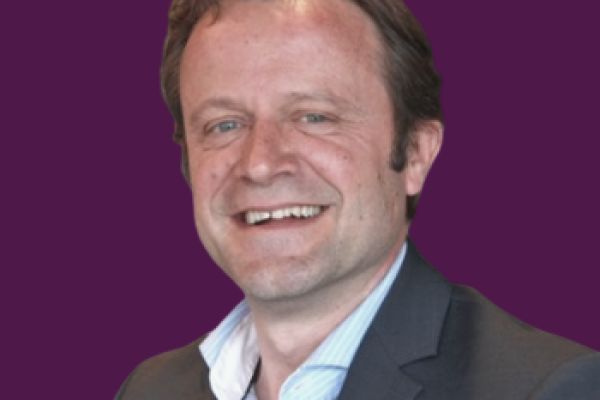 Ruud paarse achtergrond.png